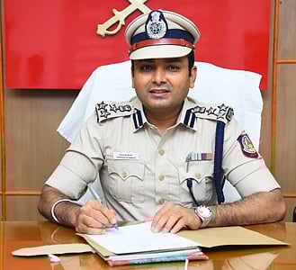 ராமநாதபுரம் சரக டி.ஐ.ஜி.யாக பொறுப்பேற்ற தேஷ்முக் சேகா் சஞ்சய்