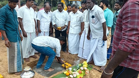 கொள்முதல் நிலைய சேமிப்பு கிடங்கு கட்ட அடிக்கல்