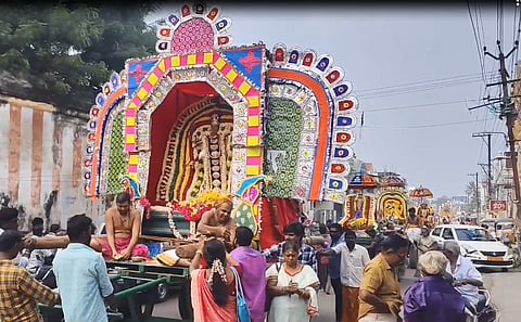 தஞ்சை ராஜா வீதியில்