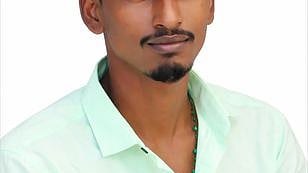 கிரிக்கெட் விளையாடிய கல்லூரி மாணவா் மின்சாரம் பாய்ந்து பலி