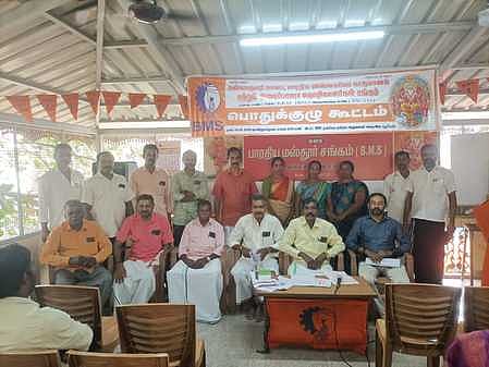 கட்டுமானப் பொருள்கள் 
விலை உயா்வைக் கட்டுப்படுத்த வலியுறுத்தல்