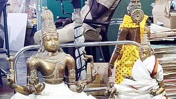 தங்க மோசடி செய்யப்பட்டதாக தெரியவரும் உற்சவா் சிலைகள்.