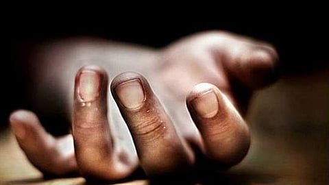 மேற்கு தில்லியில் மரக்கிளை விழுந்து ஒருவா் உயிரிழப்பு