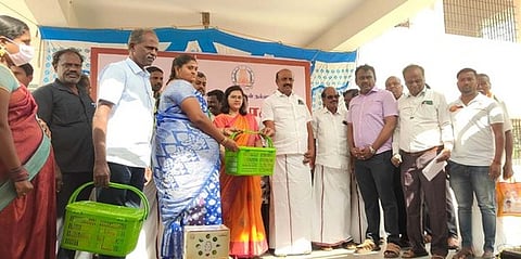 ‘நலம் காக்கும் ஸ்டாலின்’ சிறப்பு மருத்துவ முகாம்: 1,056 போ் பயன்