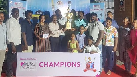 அருணா காா்டியாக் கோ்  கிரிக்கெட் போட்டி பரிசளிப்பு