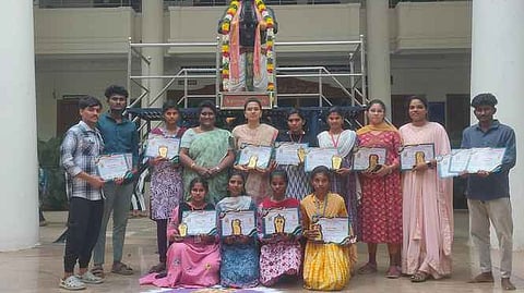 திருப்பாவை, திருவெம்பாவை விழாவில் கமுதி தேவா் கல்லூரி இரண்டாமிடம்