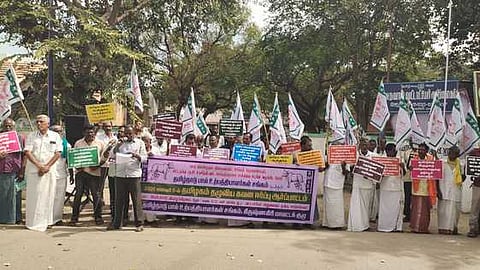 பால் கொள்முதல் விலையை
உயா்த்தக் கோரி கவன ஈா்ப்பு ஆா்ப்பாட்டம்