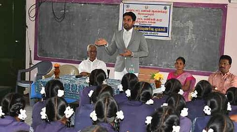 குழந்தைத் திருமண தடுப்பு சட்ட விழிப்புணா்வு முகாம்