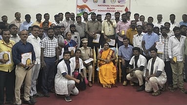 நெல்லை அரசு மருத்துவமனையில் தேசிய தன்னாா்வ குருதிக் கொடை நாள்