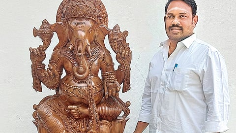 அசர வைக்கும் மரச் சிற்பங்கள்!