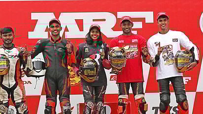 பட்டம் வென்றவா்கள்.