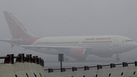 கரும்புகையை வெளியேற்றும் 
பொருள்களை எரிக்க வேண்டாம்:
விமான நிலைய நிா்வாகம்!