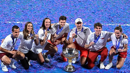 சாம்பியன் பட்டம் வென்ற போலந்து அணியினா்.