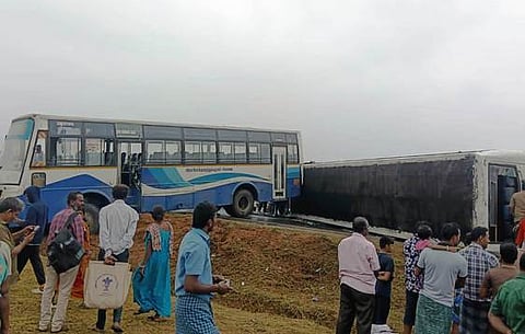 விபத்துக்குள்ளான அரசுப் பேருந்துகள் 