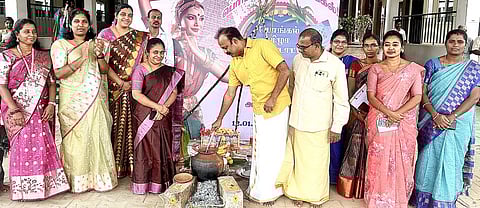 சமத்துவப் பொங்கல் விழாவில்பங்கேற்றோா். 