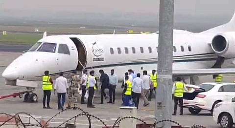 சென்னையில் இருந்து தில்லிக்கு விஜய் புறப்பட்ட போது..