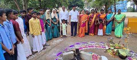 தென்காசி, கொடிக்குறிச்சி யுஎஸ்பி மெட்ரிக் மேல்நிலைப் பள்ளியில் சமத்துவ பொங்கல் விழா கொண்டாடப்பட்டது. 