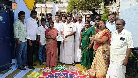 கோல போட்டியில் பங்கேற்ற பெண்களுக்கு பரிசுகள் வழங்கல்