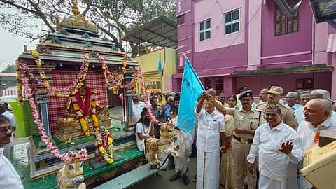 திருவள்ளுவா் திருத்தோ் நகா்வலம்