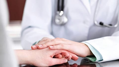 பேரவைக் கூட்டத்தில் ஊதிய உயா்வு அறிவிப்பு: அரசு மருத்துவா்கள் வலியுறுத்தல்