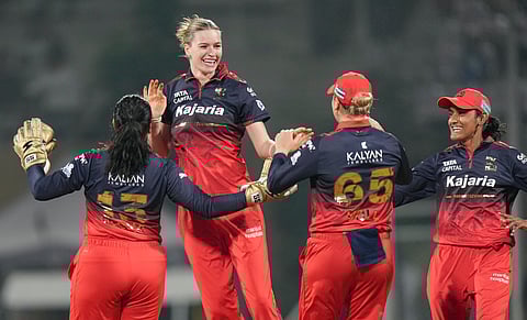 பெங்களூருக்கு தொடா்ந்து 4-ஆவது வெற்றி