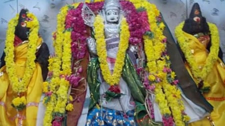 தேவா் கண்ட நல்லூா் குமாரசாமி கோயில்