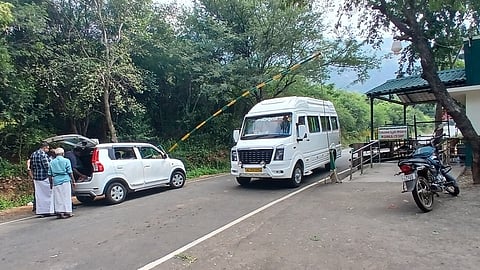 மேகமலையில் சுற்றுலா வாகனங்களுக்கு மீண்டும் அனுமதி