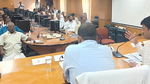 புதுச்சேரியில் இறுதி வாக்காளா் பட்டியல் பிப். 14-இல் வெளியீடு