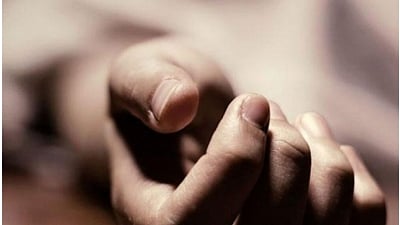 வங்கியின் காப்பீட்டு பிரிவு 
மேலாளா் தூக்கிட்டுத் தற்கொலை