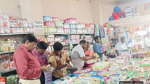 மேல்விஷாரம் நகராட்சியில் நெகிழி பொருள்கள் பறிமுதல்