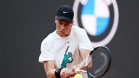 நடப்பு சாம்பியன்கள் சின்னா், கீஸ் வெற்றி