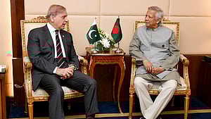 பாகிஸ்தான் - வங்கதேச தலைவர்கள் பேச்சு