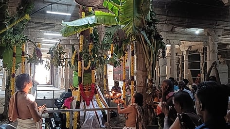  திருப்புடைமருதூரில் அருள்மிகு கோமதி அம்பாள் உடனுறை நாறும்பூநாத சுவாமி கோயிலில் வெள்ளிக்கிழமை நடைபெற்ற தைப்பூசப் பெருந்திருவிழா கொடியேற்றம்.

