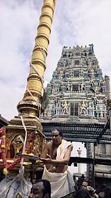 சென்னிமலை முருகன் கோயில் தைப்பூச திருவிழாவை முன்னிட்டு கொடியேற்றம் முடிந்து நடைபெற்ற சிறப்பு பூஜை. 