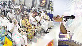 விழாவில் பங்கேற்ற தமிழ் ஆா்வலா்கள், இலக்கியவாதிகள். - சேலம் கம்பன் கழகம் சாா்பில் சனிக்கிழமை நடைபெற்ற விழாவில் பேசுகிறாா் பழ.கருப்பையா.