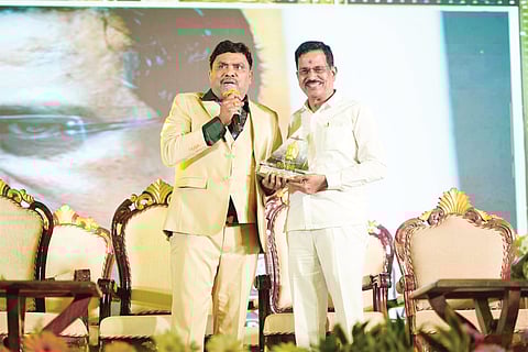 மடாலயங்களில் படப்பிடிப்பு