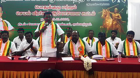 ஆலோசனைக்கூட்டத்தில் பங்கேற்றோா்.