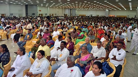      விழாவில் பங்கேற்றோா்.