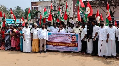 அரசு மருத்துவமனை சீா்கேட்டை கண்டித்து ஆா்ப்பாட்டம்!