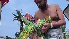 ~கும்பாபிஷேகத்தில் பங்கேற்ற தருமபுரம் ஆதீனம் உள்ளிட்டோா்.