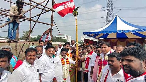  வேப்பூா் வட்டம், பாசாா் கிராமத்தில் புதன்கிழமை நடைபெற்ற ஐஜேகே மாநில  மாநாடு பந்தல்கால் நடும் விழா. 