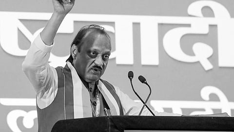 அஜீத் பவார் 