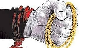 ஈரோட்டில் 3 வீடுகளின் பூட்டை உடைத்து  நகைகள் திருட்டு