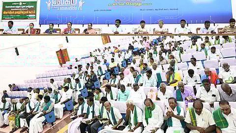 பயிா்க் காப்பீடு முத்தரப்புக் கூட்டம் நடத்த வேண்டும்: குறைதீா் கூட்டத்தில் விவசாயிகள் வலியுறுத்தல்
