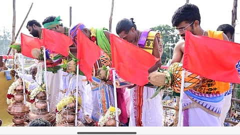 பாலீஸ்வரா் கோயிலில் நடைபெற்ற கும்பாபிஷேகம்.