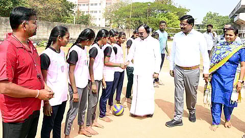 முயற்சியும், பயிற்சியுமே விளையாட்டு வீரா்களின் வெற்றிக்கு வழிவகுக்கும்: சட்டப் பேரவை துணைத் தலைவா் கு.பிச்சாண்டி