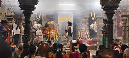 வருஷாபிஷேக தீபாராதனை.