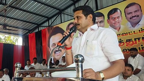 தொண்டாமுத்தூரில் திமுக தோ்தல் அலுவலகத்தை திறந்துவைத்து
 பேசிய வி.செந்தில்பாலாஜி எம்.எல்.ஏ.