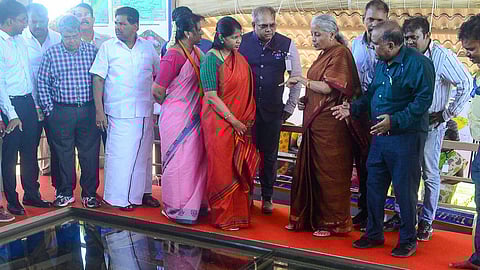 ஆதிச்சநல்லூரில் நிதியமைச்சர் நிர்மலா சீதாராமன்