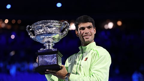 ஆஸ்திரேலிய ஓபனில் சாம்பியன் பட்டம் வென்ற கார்லோஸ் அல்கராஸ்